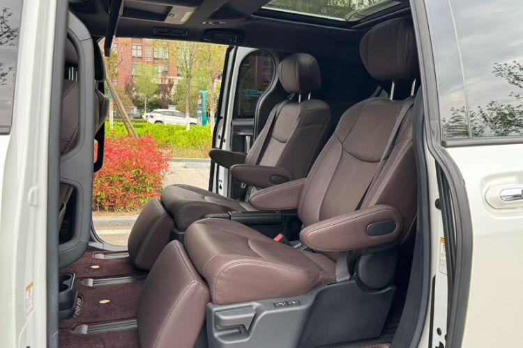 Used Toyota SIENNA 2021 2.5L Hybrid Platinum Edition
