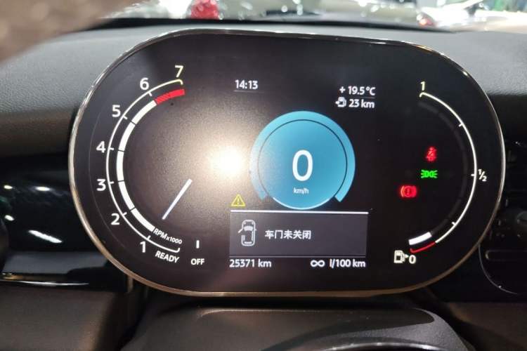 Used MINI MINI 2023 1.5T COOPER Artist Five-Door Edition
