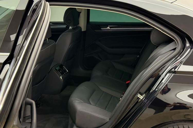 Used Volkswagen Phideon 2018 Revised Version 380TSI Two-Wheel Drive Business Edition