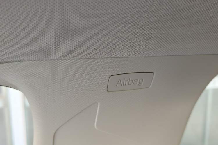 Used JMC Yusheng S330 2016 1.5L GTDi Automatic Two-Wheel Drive Flagship Edition Interior 9