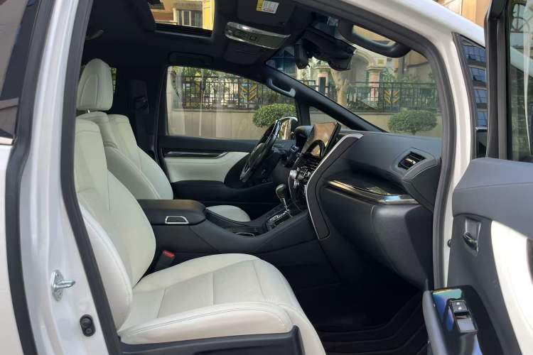 Used Lexus LM 2020 300h Seven-Seat Elegant Edition