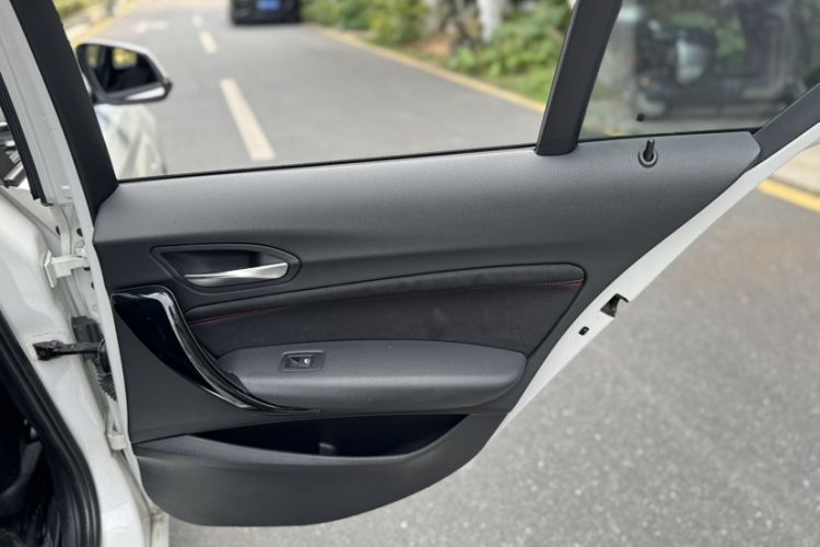 Used BMW 1 Series 2018 118i Sport Design Package
