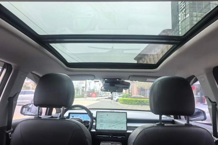 Used AION Y 2023 Plus 510 Smart Edition Interior 5