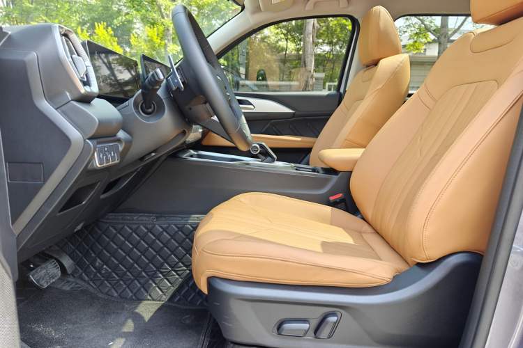 Used Haval H5 2023 2.0T Automatic Two-Wheel Drive LinkedIn Gasoline