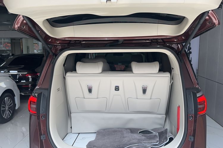 Used Buick GL8 2022 ES Landtrek 653T Comfort Edition Trunk