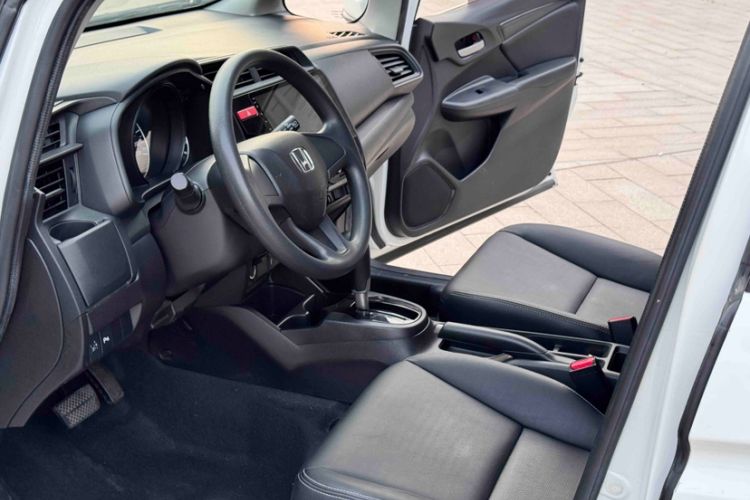 Used Honda Fit 2016 1.5L LXS CVT Comfort Sunroof Version Interior 1