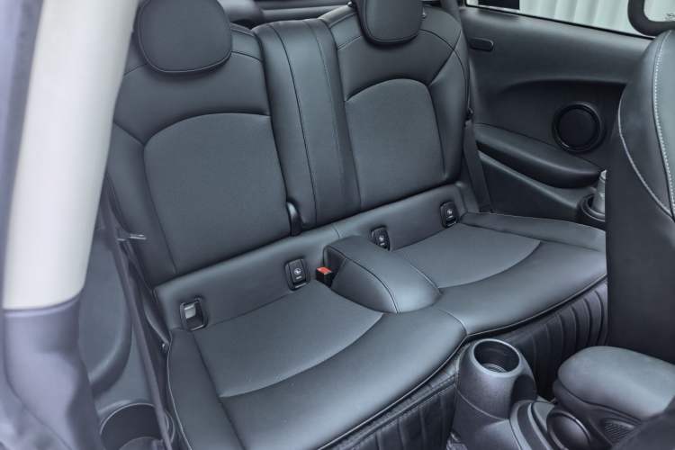 Used MINI MINI 2023 1.5T COOPER Artist
