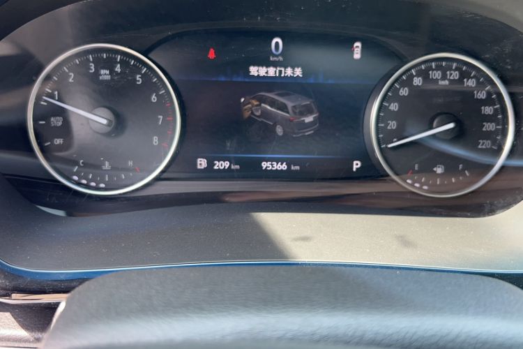 Used Buick GL8 2021 Land Cruiser Executive Class 652T Luxury Model Odometer Close Up