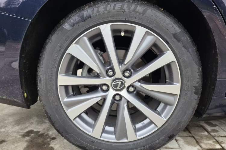 Used Lexus ES 2018 300h Premier Edition China VI Standard