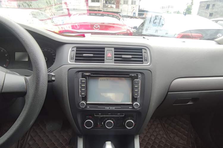 Used Volkswagen Sagitar 2012 1.6L Automatic Fashion Edition