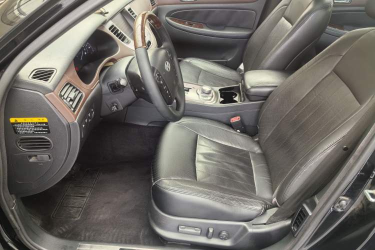 Used Hyundai Genesis 2012 3.3L GDI Prestige Edition
