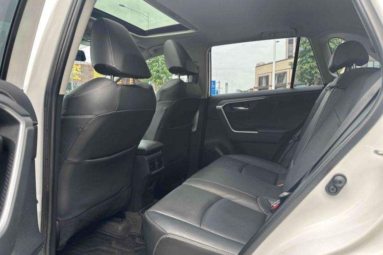 Used Toyota RAV4 2021 2.0L CVT Two-Wheel Drive Fashion PLUS Edition
