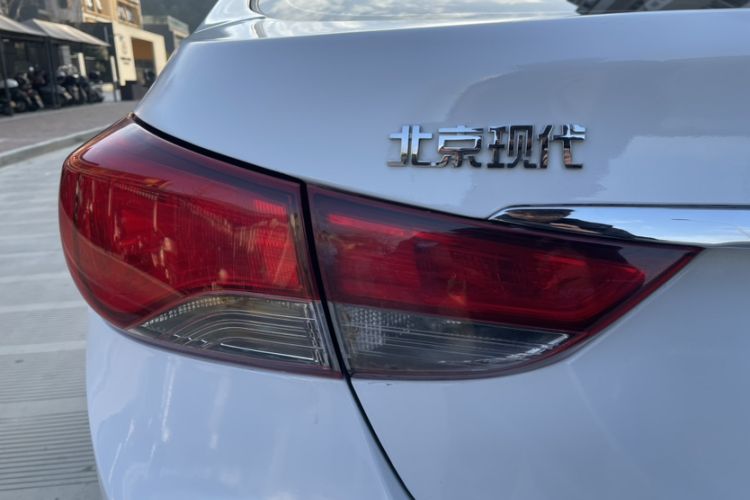 Used Hyundai Elantra (5th Generation / Langdong) 2016 1.6L Automatic Smart Version
