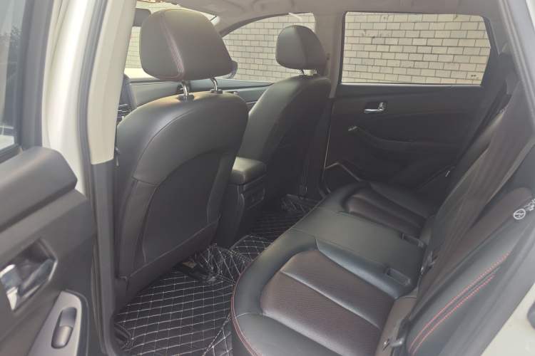 Used Venucia T70 2020 2.0L CVT Luxury Edition China VI Standard Interior 3