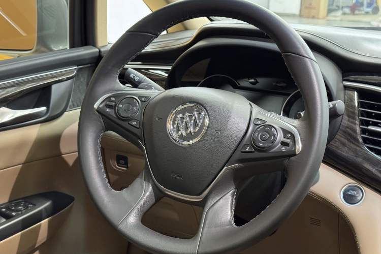 Used Buick GL8 2017 ES 28T Luxury Model China V Standard