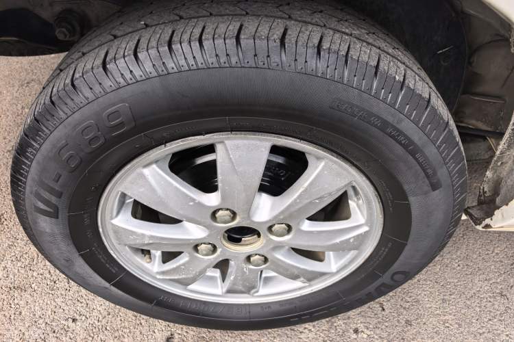 Used Wuling Hongguang 2014 1.5L S Standard Version Exterior 3