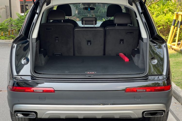 Used Audi Q7  Interior 7