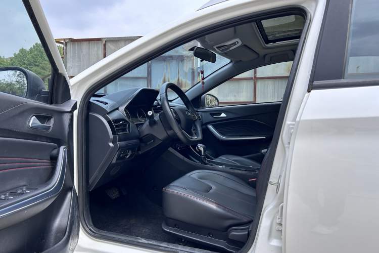 Used Chery Tiggo 3X 2021 Diamond Edition 1.5L CVT 3-Carat Interior 2