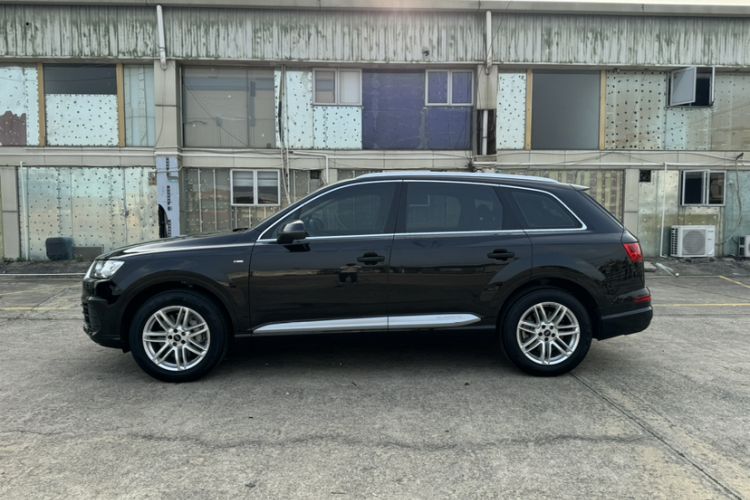 Used Audi Q7 2019 45 TFSI Comfort Model