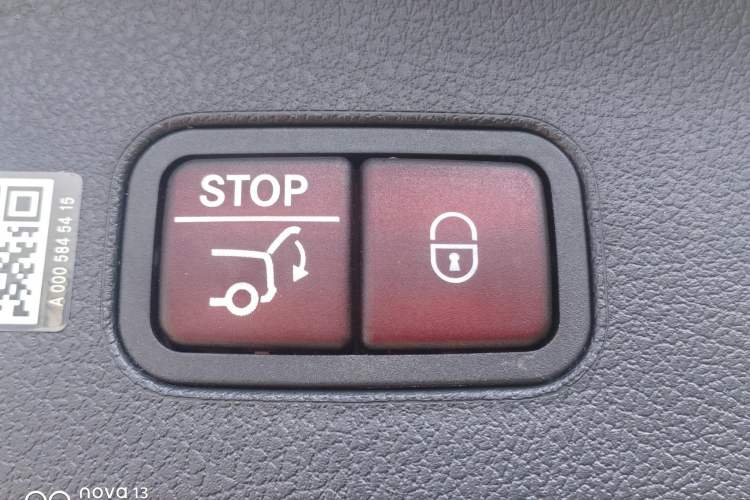 Used Mercedes-Benz GLC 2024 GLC 300 L 4MATIC Dynamic Edition 5-seater Interior 1