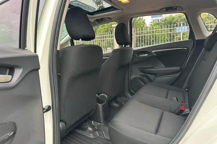 Used Honda Fit 2018 1.5L CVT Comfort Sunroof Version Interior 3