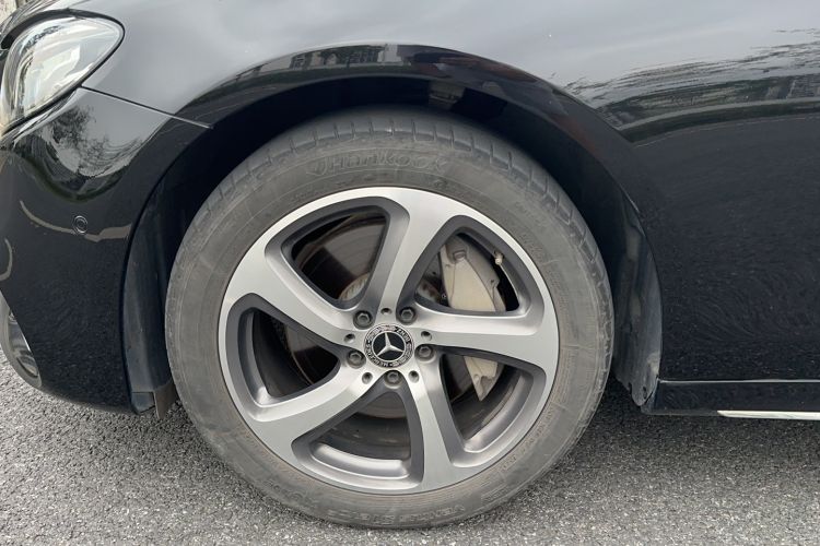 Used Mercedes-Benz E-Class 2018 E 300 L Sporty and Stylish Model