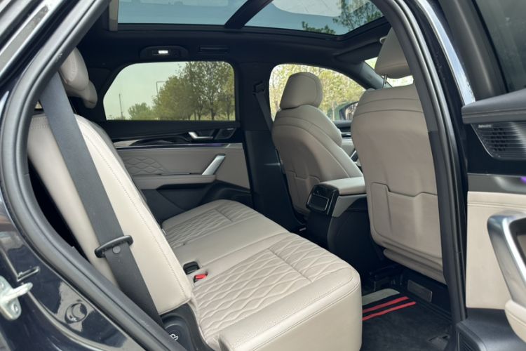 Used BYD Tang New Energy 2024 DM-p Glory Edition 215KM All-Wheel-Drive Premium Model Interior 3