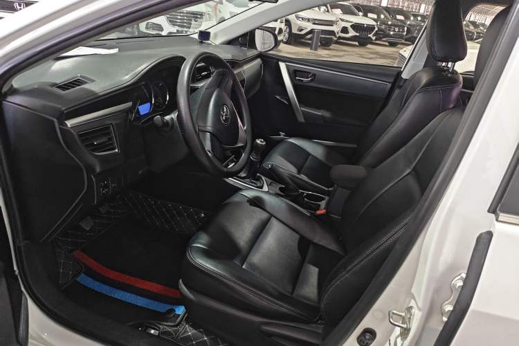 Used Toyota Corolla 2014 1.6L Manual GL Interior 5