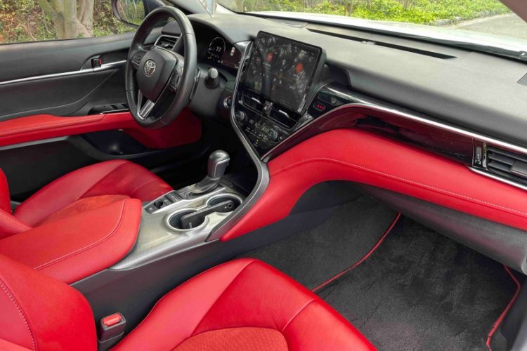 Used Toyota Camry 2022 2.5S Knight Edition Interior 9