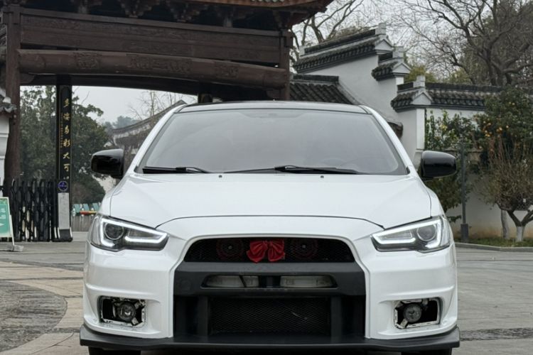 Used Mitsubishi Lancer EX 2016 1.8L CVT Black-and-White Retro Edition
