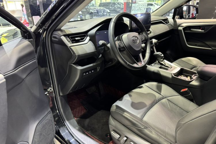 Used Toyota Wildlander 2023 2.0L CVT Two-Wheel Drive Luxury PLUS Edition
