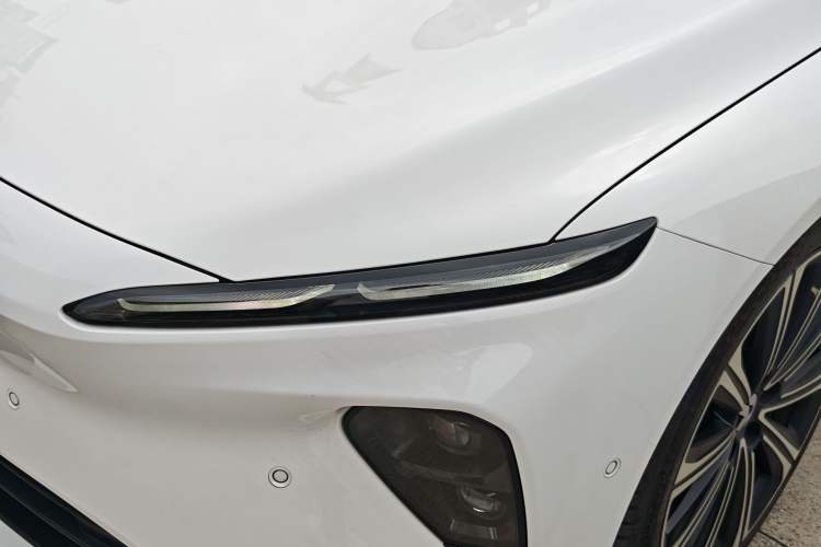 Used Nio ET7 2024 75 kWh Executive Signature Edition Left Front Headlight