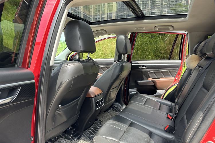 Used GAC Trumpchi GS7 2017 320T Two-Wheel-Drive Luxury Smart Connectivity Model Interior 8