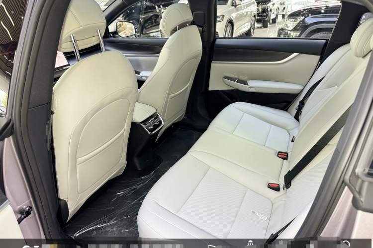 Used CHANGAN NEVO A07 2025 Blue Whale Range-Extending Model 140 Elite Version Interior 5