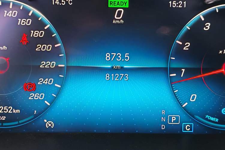 Used Mercedes-Benz C-Class 2019 Restyled C 260 L Sport Edition Odometer Close Up