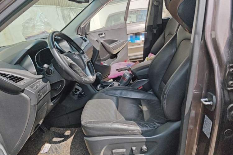 Used Hyundai Santa Fe 2013 2.4L Automatic Two-Wheel Drive Smart Version
