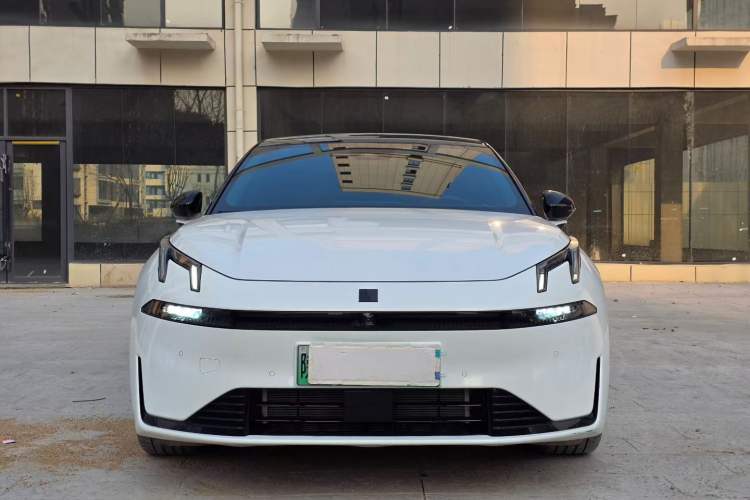 Used Lynk & Co 07 2024 EM-P 126 Long-Range Halo
