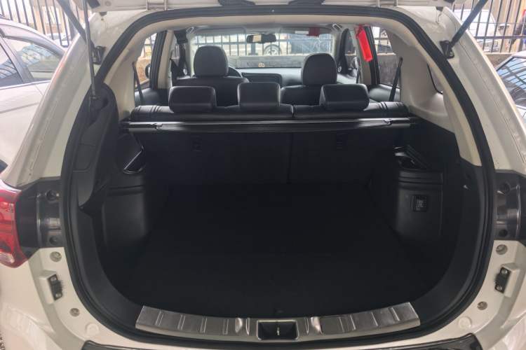 Used Mitsubishi Outlander 2019 2.4L 4x4 Zhi Xiang Edition 5 Seats China V Emission Standard