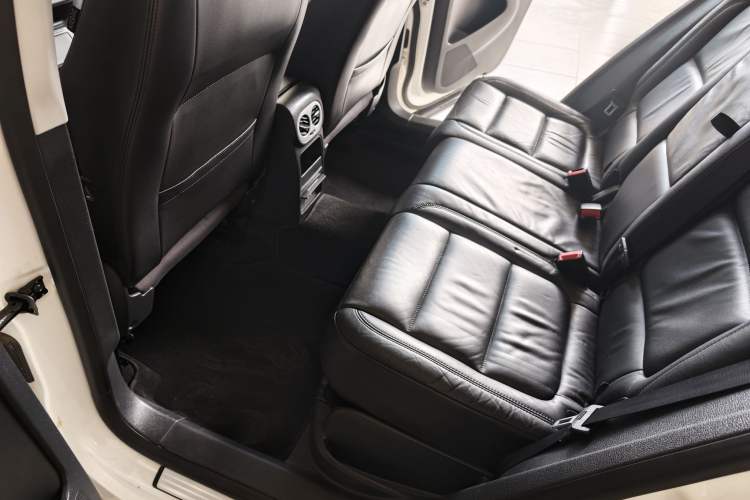 Used Volkswagen Tiguan 2015 1.8TSI Automatic Two-Wheel Drive Comfort Edition Left Rear Seat