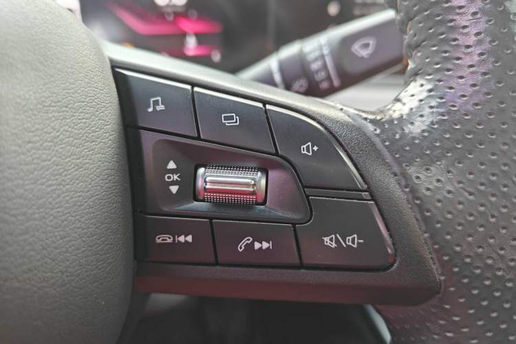 Used CHANGAN UNI-T 2020 1.5T Prestige Version
