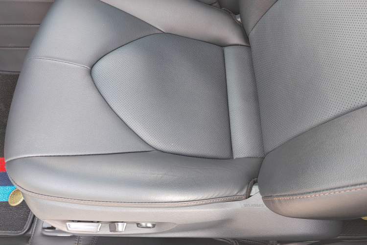 Used Toyota Camry 2021 2.5G Luxury Edition Interior 5