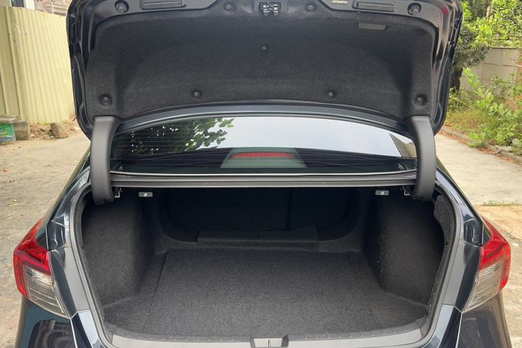 Used Honda Civic 2022 240TURBO CVT Dynamic Control Version Trunk