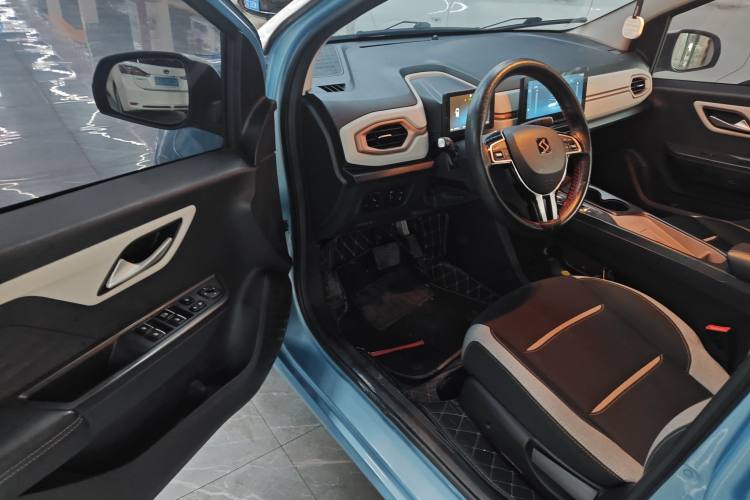 Used SOL E10X 2021 302 km Range Fashion Edition 31.4 kWh