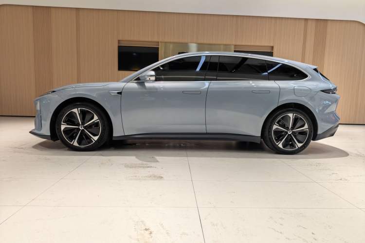 Used Nio ET5T 2025 75 kWh Touring Exterior 2