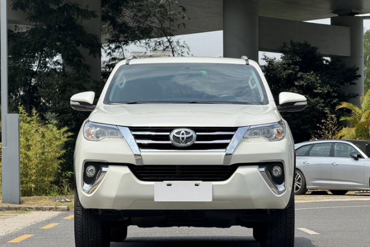 Used Toyota Fortuner 2016 2.7L Middle East Version Exterior 5