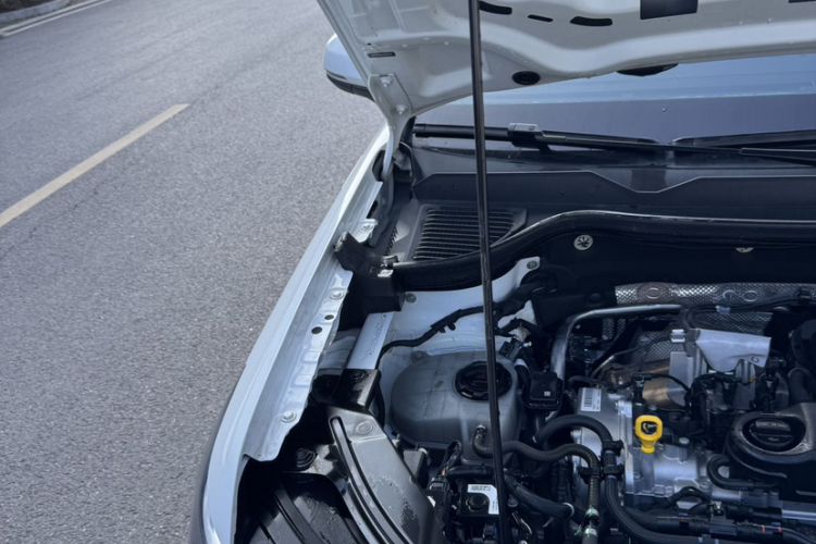 Used Volkswagen Tharu 2023 300TSI Two-Wheel-Drive Full Moon Edition Interior 6