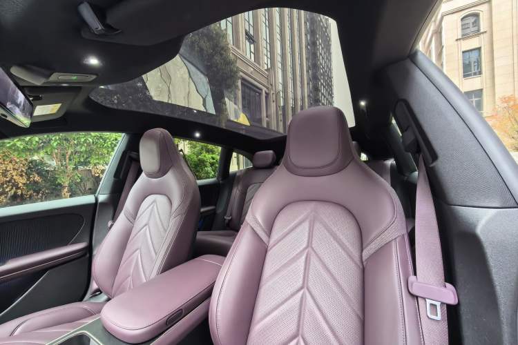 Used Nio ET5T 2025 75 kWh Touring Interior 2