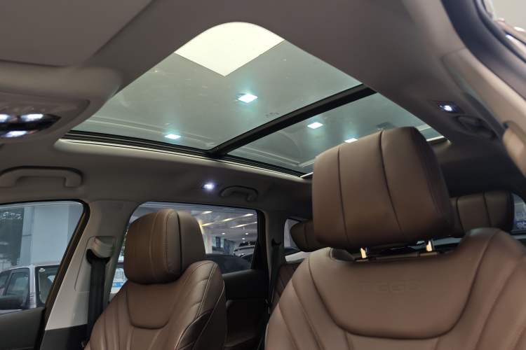 Used Chery Tiggo 8 PLUS 2024 Champion Edition 290TGDI DCT Deluxe Version 7-Seater Interior 12