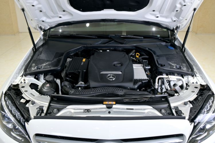 Used Mercedes-Benz C-Class 2018 C 200 L 4MATIC Sport Edition Interior 8