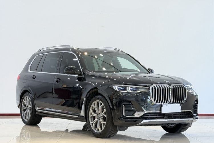 Used BMW X7 2021 xDrive40i Luxury Package with Premium Features
